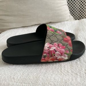 Gucci Bloom Slides